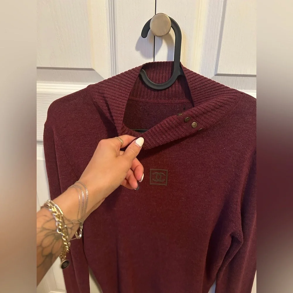 Pullover Sweater ~ size medium - Picture 6 of 6